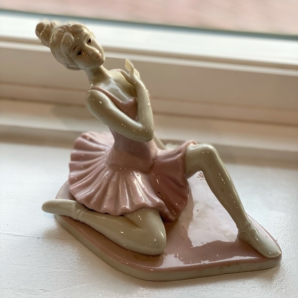 BALLERINA statuette